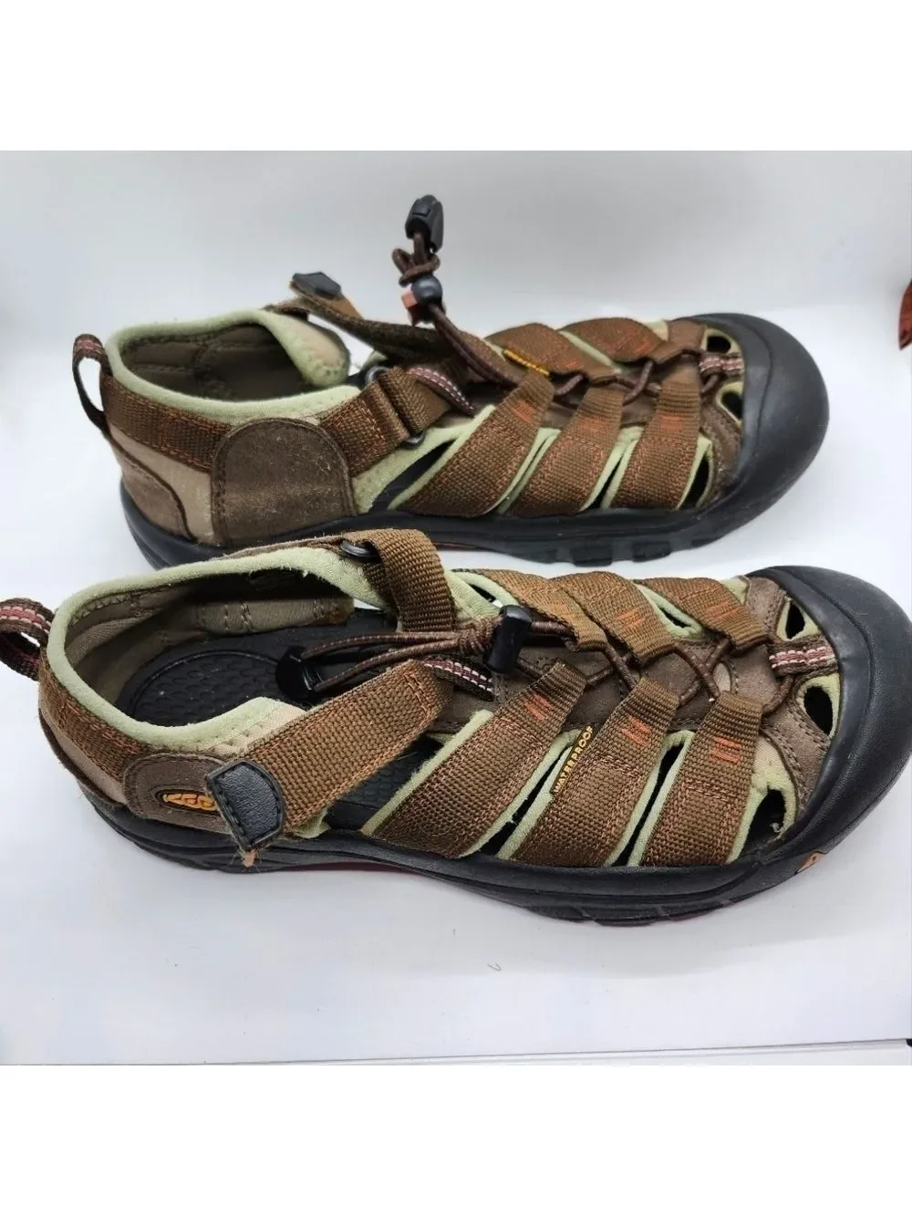 Keen water, hiking waterproof washable Boys sz 6 Eu 39